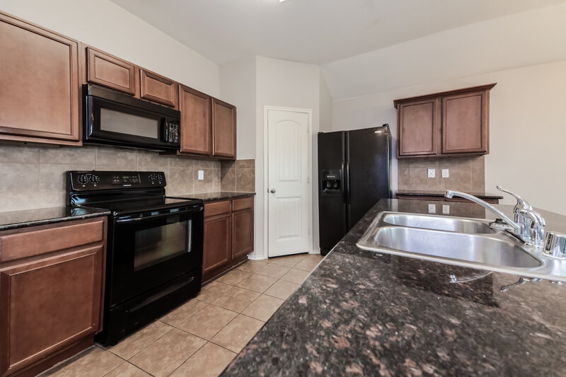 2,195/Mo, 1205 Rainer Dr Princeton, TX 75407 Kitchen View