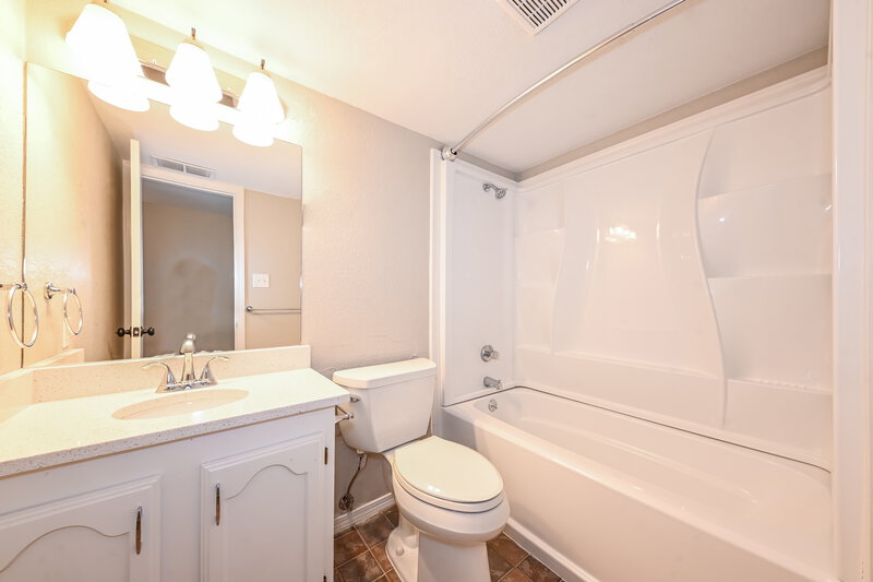 2,215/Mo, 8902 Denver Street Rowlett, TX 75088 Bathroom View