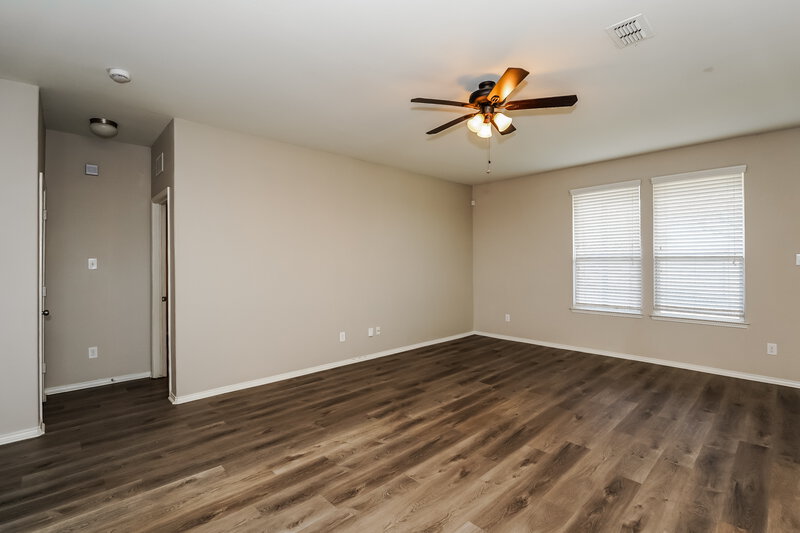 2,040/Mo, 368 Magma Dr Fort Worth, TX 76131 Living Room View 4