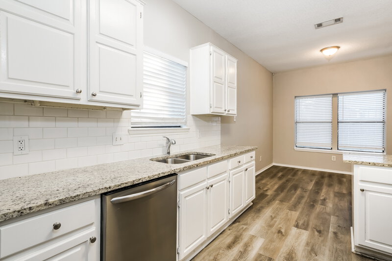 2,030/Mo, 6306 Avanti Dr Arlington, TX 76001 Kitchen View 2