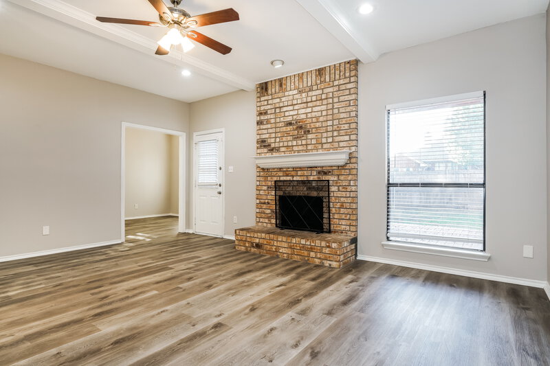 2,030/Mo, 6306 Avanti Dr Arlington, TX 76001 Family Room View 2