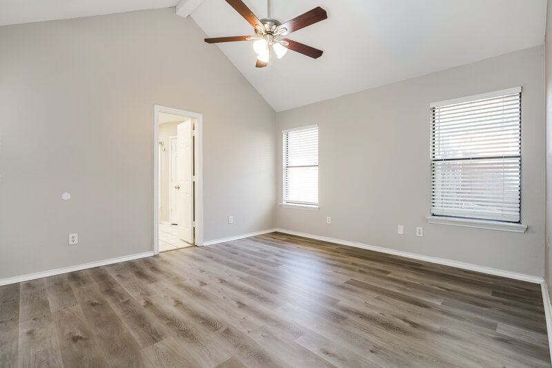 2,030/Mo, 6306 Avanti Dr Arlington, TX 76001 Main Bedroom View 2