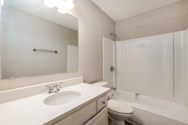 2,030/Mo, 6306 Avanti Dr Arlington, TX 76001 Bathroom View