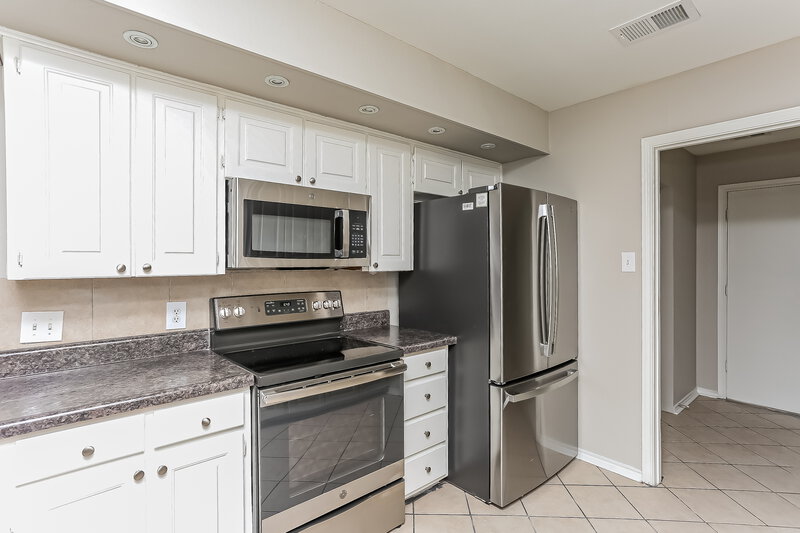 2,310/Mo, 3525 Willowbrook Dr Fort Worth, TX 76133 Kitchen View