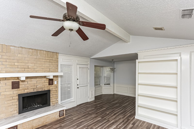 2,310/Mo, 3525 Willowbrook Dr Fort Worth, TX 76133 Family Room View
