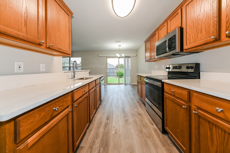 2,155/Mo, 2907 Briarbrook Dr Seagoville, TX 75159 Kitchen View 2