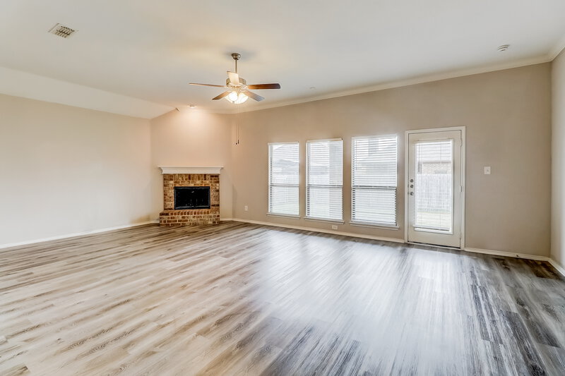 2,405/Mo, 811 Fran St Seagoville, TX 75159 Living Room View 2