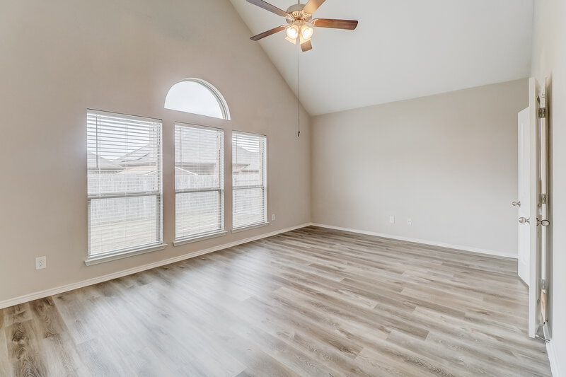 2,405/Mo, 811 Fran St Seagoville, TX 75159 Main Bedroom View