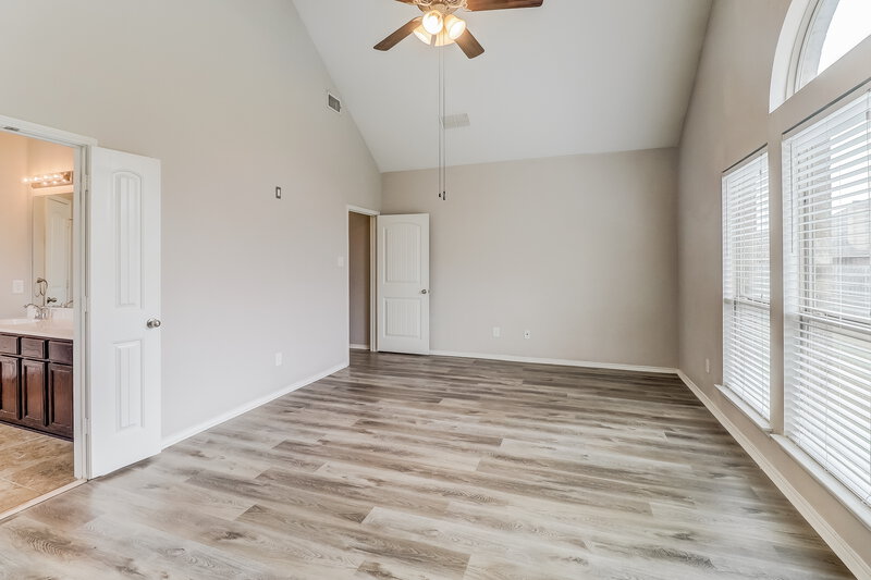 2,405/Mo, 811 Fran St Seagoville, TX 75159 Main Bedroom View 2