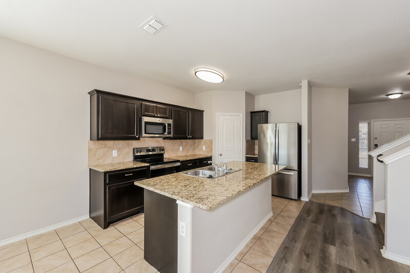 2,025/Mo, 1720 Kings Glen Ln Fort Worth, TX 76140 Kitchen View