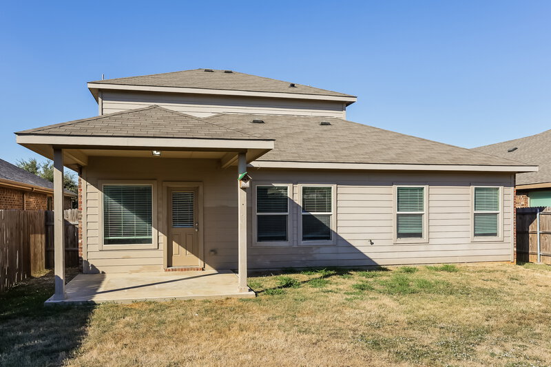 2,025/Mo, 1720 Kings Glen Ln Fort Worth, TX 76140 Rear View