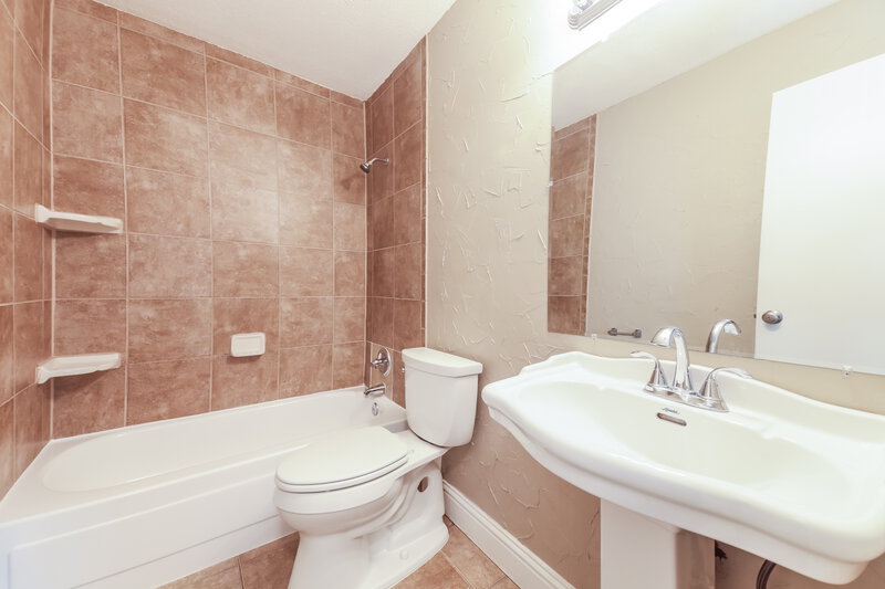 2,350/Mo, 5237 Prairie Creek Dr Flower Mound, TX 75028 Bathroom View