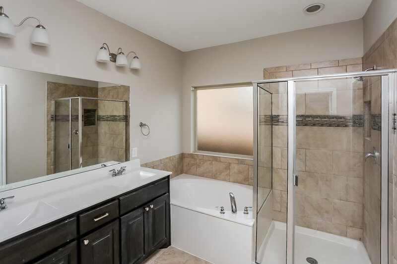 2,510/Mo, 14136 Rabbit Brush Ln Haslet, TX 76052 Main Bathroom View