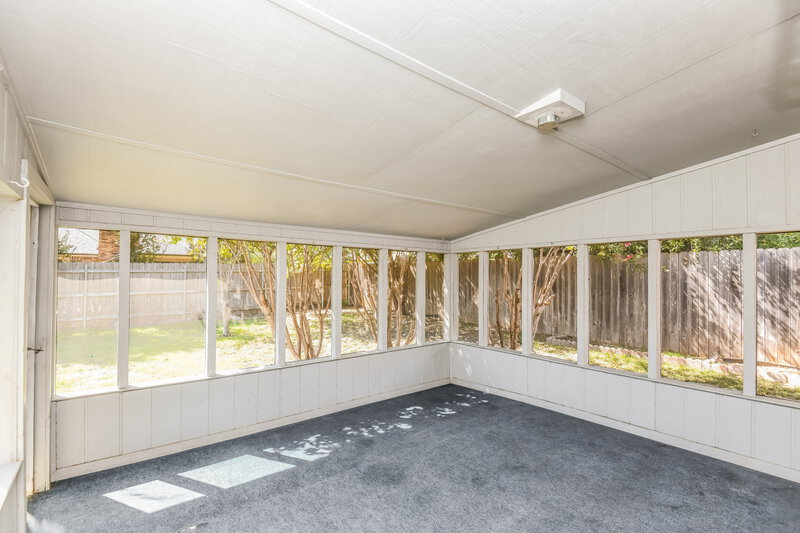1,870/Mo, 753 Hampshire Dr Burleson, TX 76028 Sun Room View
