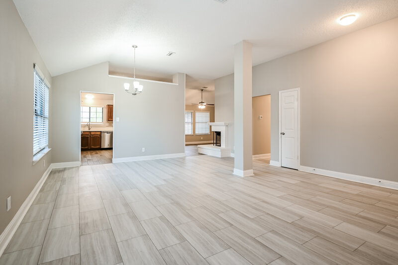 2,275/Mo, 100 Whitewater Trail Desoto, TX 75115 Dining Room View 2