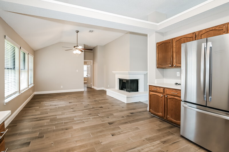 2,275/Mo, 100 Whitewater Trail Desoto, TX 75115 Kitchen View 2