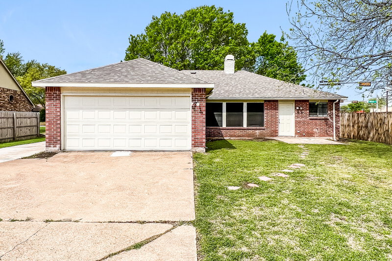 2,275/Mo, 100 Whitewater Trail Desoto, TX 75115 Rear View