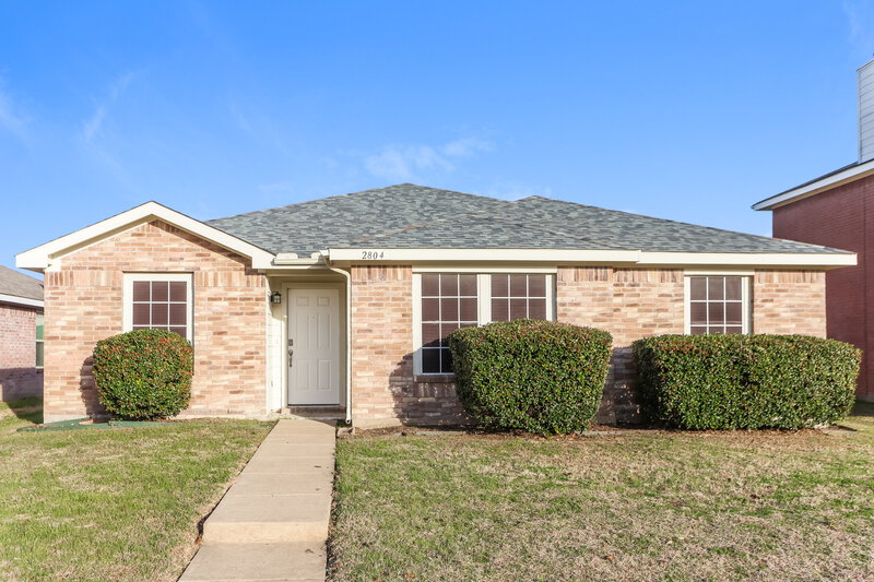 2,325/Mo, 2804 Monticello Ln Lancaster, TX 75134 External View