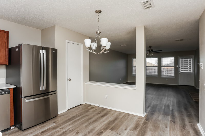 2,325/Mo, 2804 Monticello Ln Lancaster, TX 75134 Dining Room View