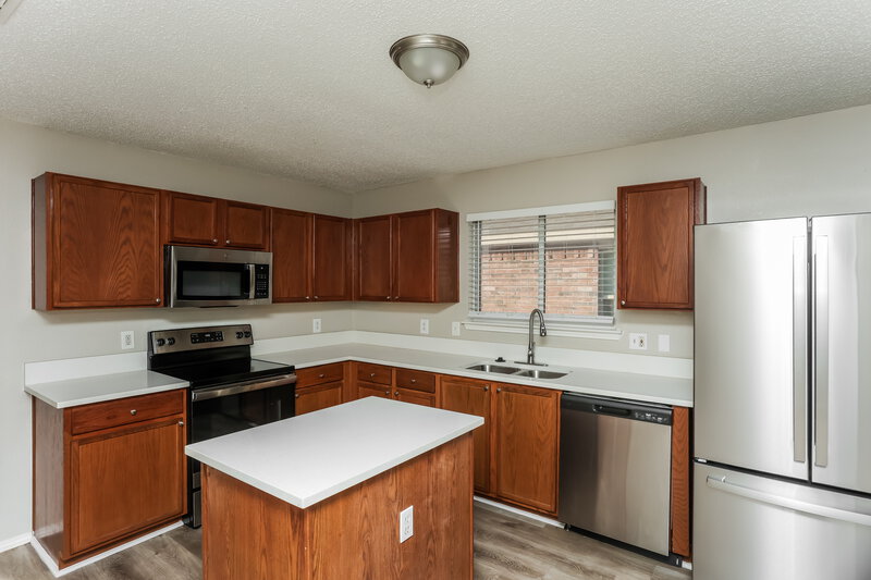 2,325/Mo, 2804 Monticello Ln Lancaster, TX 75134 Kitchen View