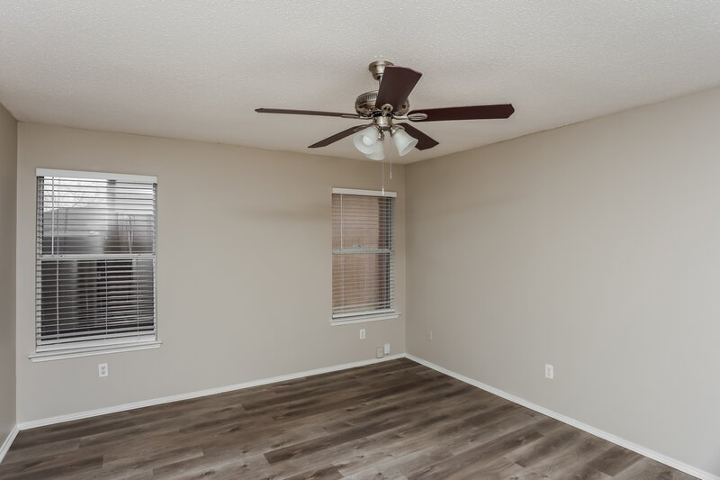 2,325/Mo, 2804 Monticello Ln Lancaster, TX 75134 Bedroom View 5