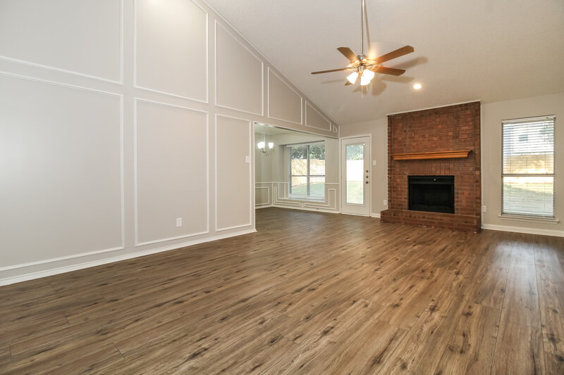 1,910/Mo, 9004 Willoughby Ct Fort Worth, TX 76134 Living Room View 3