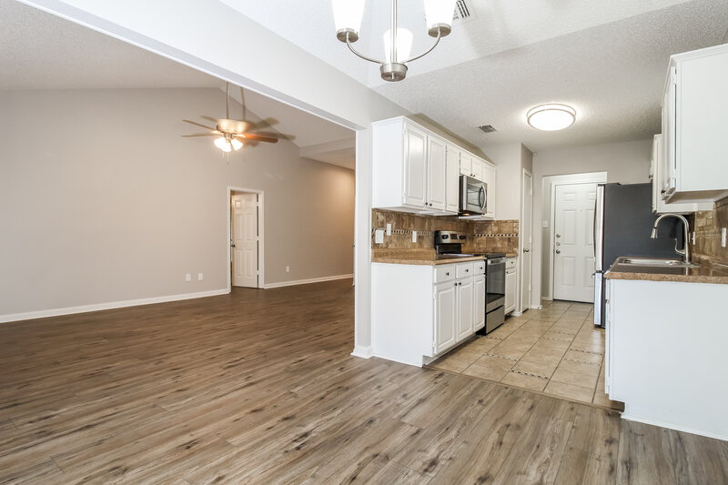 2,120/Mo, 9004 Willoughby Ct Fort Worth, TX 76134 Dining Room View