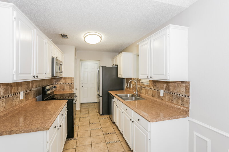 1,895/Mo, 9004 Willoughby Ct Fort Worth, TX 76134 Kitchen View