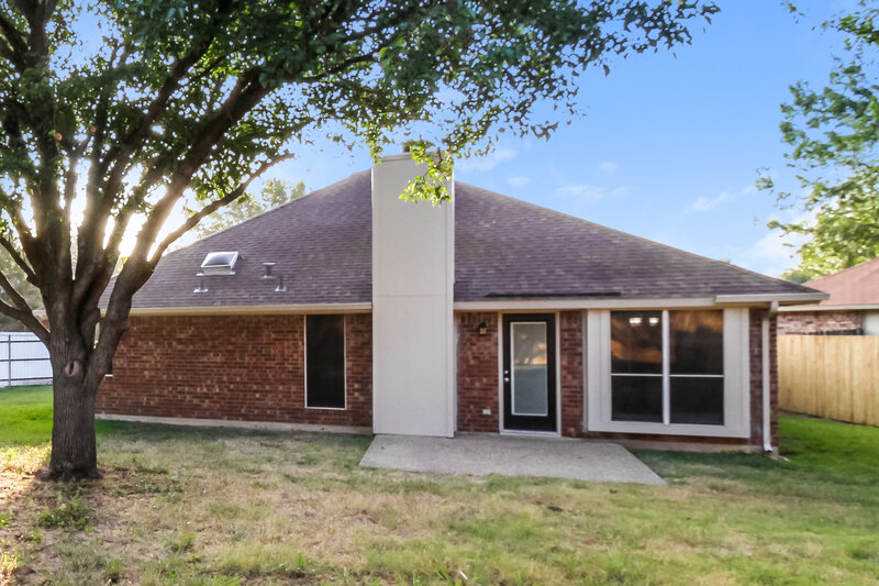 1,910/Mo, 9004 Willoughby Ct Fort Worth, TX 76134 Rear View
