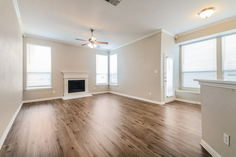 0/Mo, 1042 Devonshire Dr Providence Village, TX 76227 Living Room View