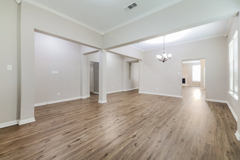 0/Mo, 1042 Devonshire Dr Providence Village, TX 76227 Sitting Room View