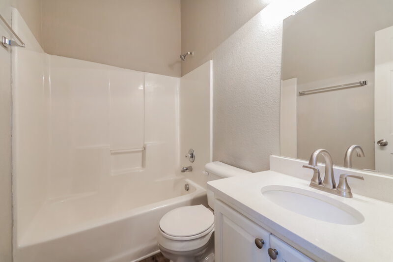 0/Mo, 1042 Devonshire Dr Providence Village, TX 76227 Bathroom View