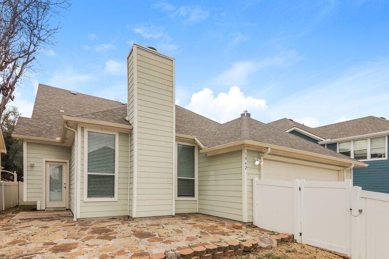0/Mo, 1042 Devonshire Dr Providence Village, TX 76227 Rear View