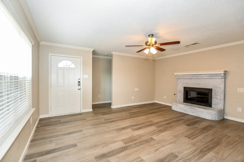 2,120/Mo, 904 Winding Creek Dr Mesquite, TX 75149 Living Room View
