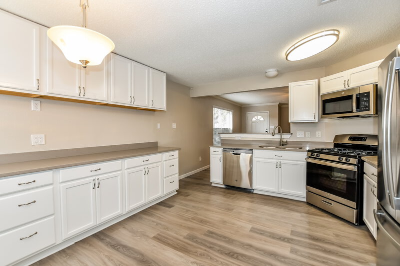 2,120/Mo, 904 Winding Creek Dr Mesquite, TX 75149 Kitchen View