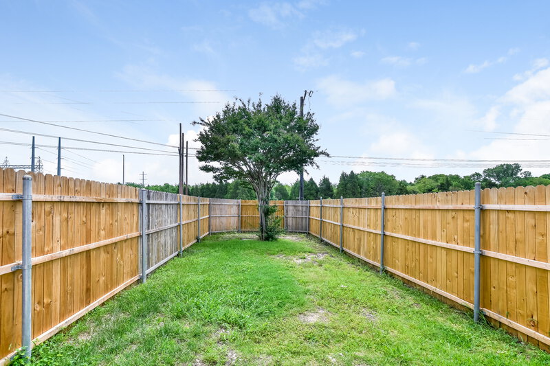 2,120/Mo, 904 Winding Creek Dr Mesquite, TX 75149 Rear View 2