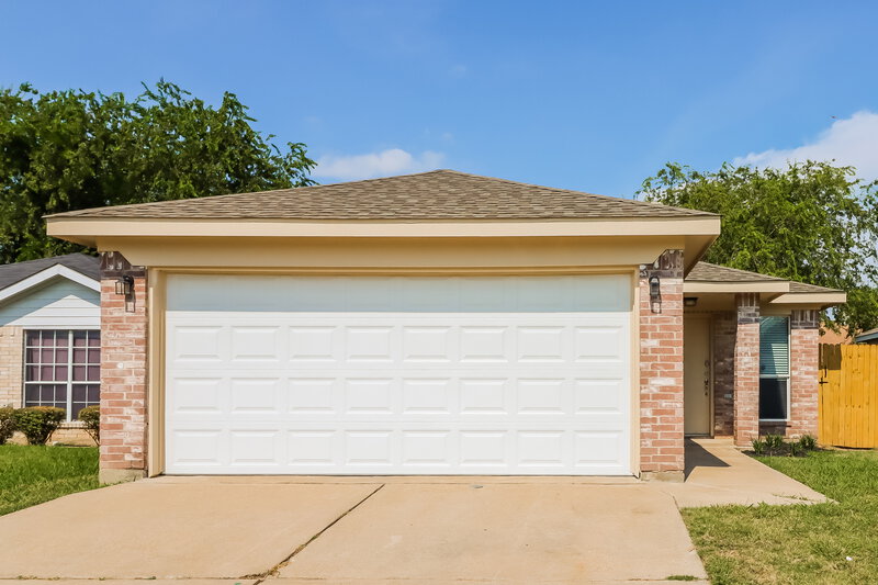 1,895/Mo, 10632 Shadywood Dr Fort Worth, TX 76140 External View