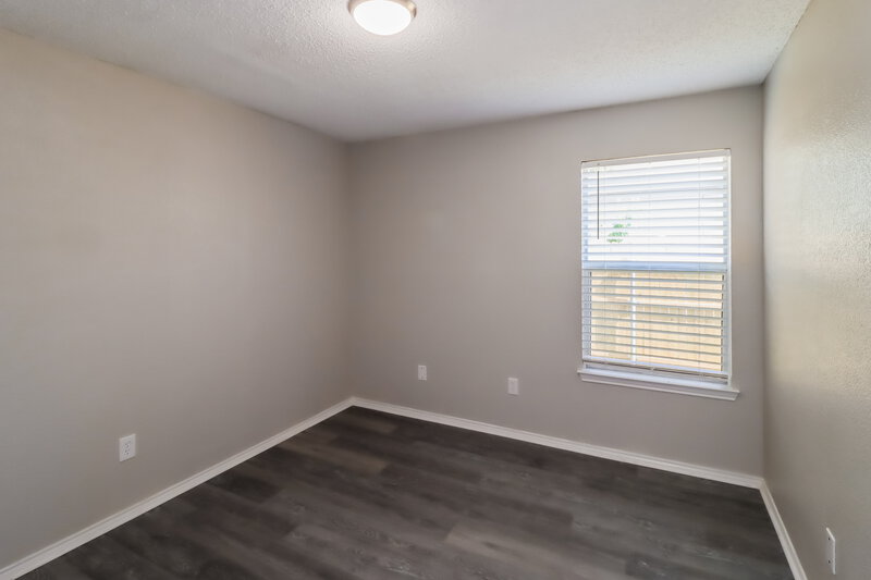 1,895/Mo, 10632 Shadywood Dr Fort Worth, TX 76140 Bedroom View 2