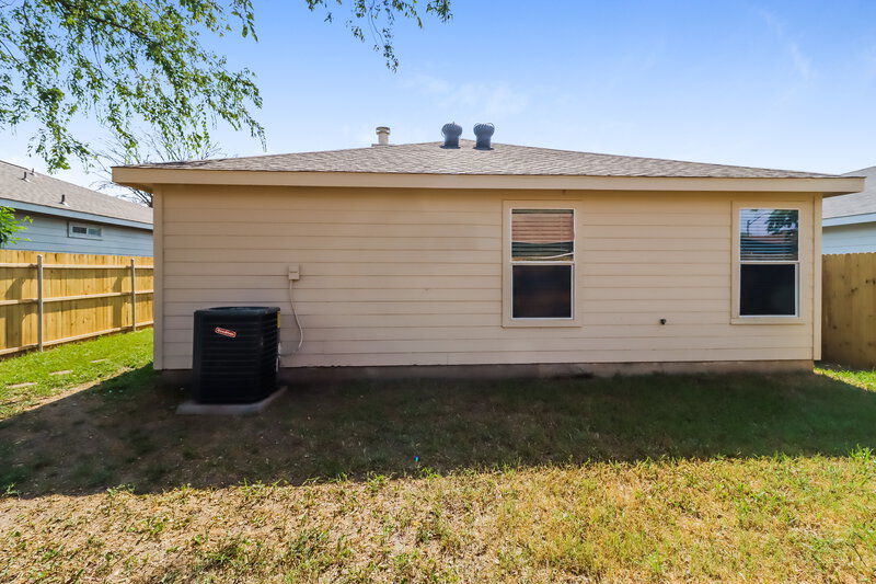 1,895/Mo, 10632 Shadywood Dr Fort Worth, TX 76140 Rear View