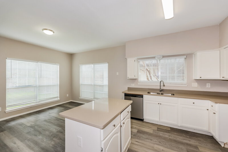 2,525/Mo, 409 Surrey Pl Mesquite, TX 75149 Kitchen View