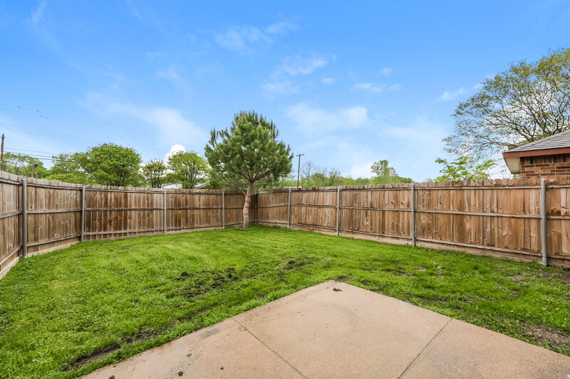 2,525/Mo, 409 Surrey Pl Mesquite, TX 75149 Backyard View