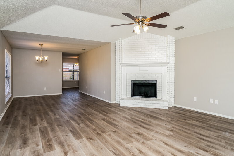 2,205/Mo, 4018 Drakestone Ave Rowlett, TX 75088 Living Room View