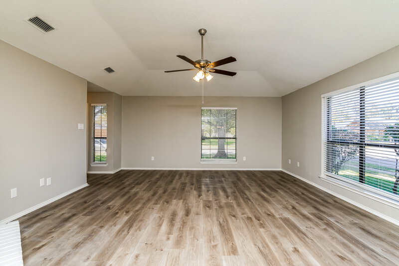 2,205/Mo, 4018 Drakestone Ave Rowlett, TX 75088 Living Room View 3