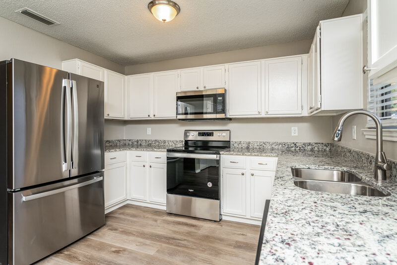 2,205/Mo, 4018 Drakestone Ave Rowlett, TX 75088 Kitchen View 2