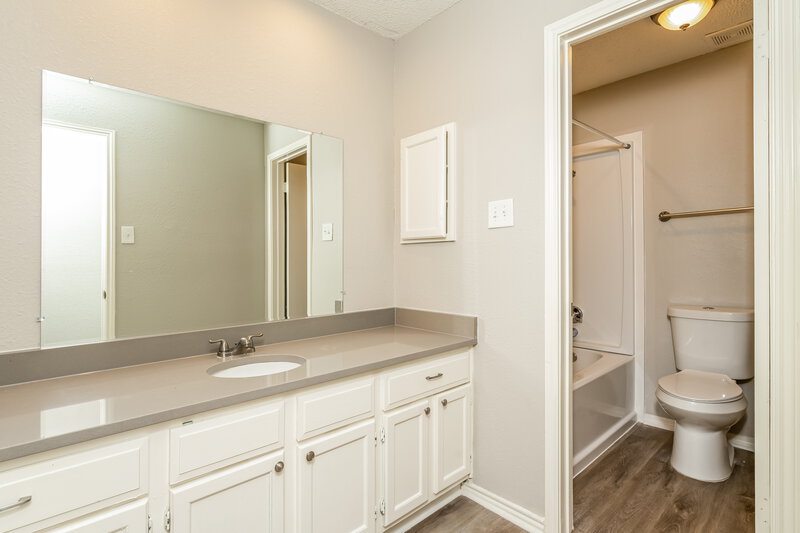 2,205/Mo, 4018 Drakestone Ave Rowlett, TX 75088 Bathroom View