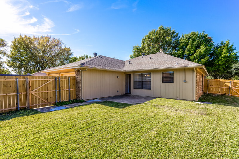 2,205/Mo, 4018 Drakestone Ave Rowlett, TX 75088 Rear View
