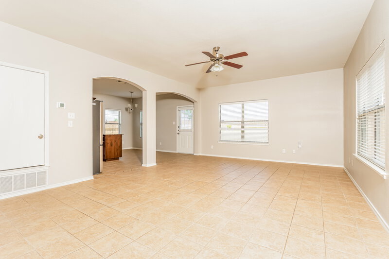 2,260/Mo, 4313 Mantis St Fort Worth, TX 76106 Living Room View