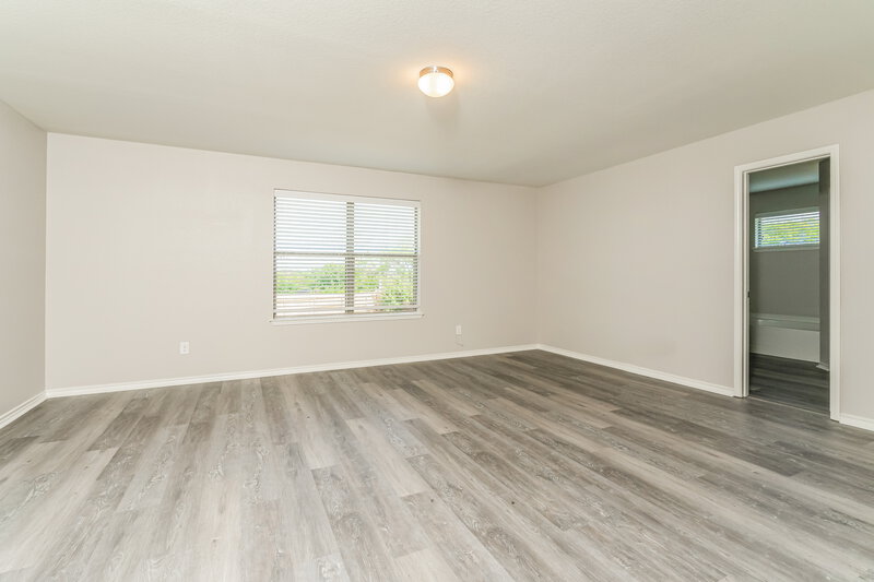 2,260/Mo, 4313 Mantis St Fort Worth, TX 76106 Main Bedroom View