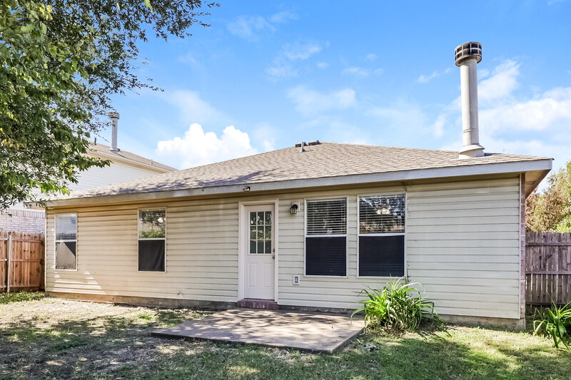1,630/Mo, 8757 Garden Springs Dr Fort Worth, TX 76123 Rear View