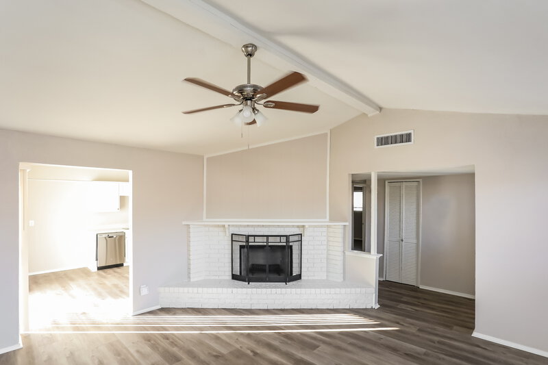 2,105/Mo, 9010 Millwood Dr, Rowlett, TX 75088 Living Room View 2